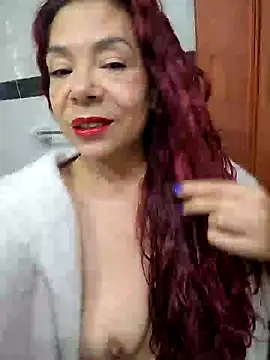Scarlet_curly8a webcam