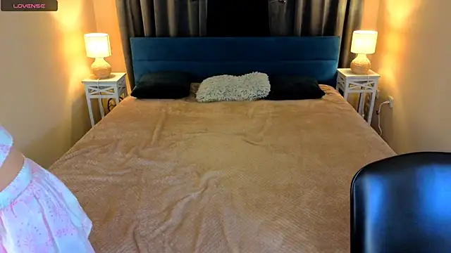 WhiteWingsDoll webcam