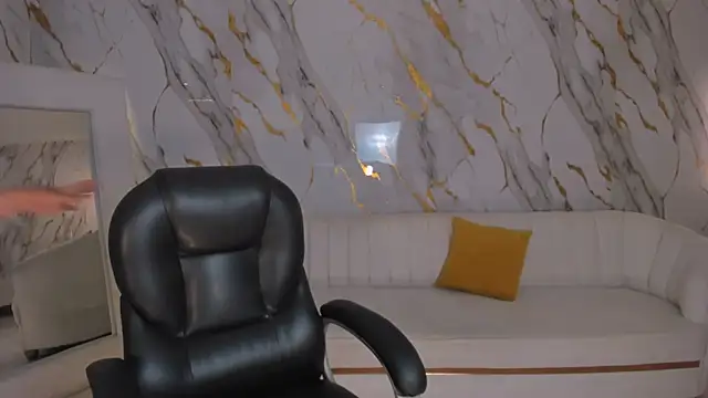 ArianaDumont webcam