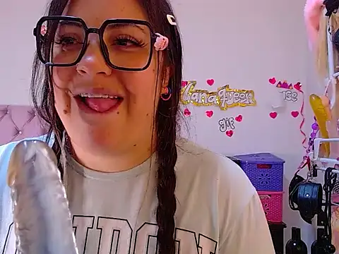 lanaqueen699 webcam