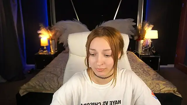LizzaMoonn webcam