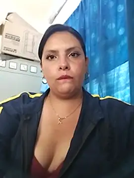 YINNA__24 webcam
