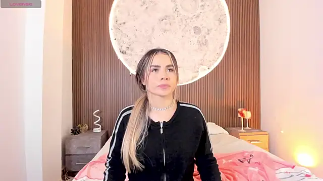 LunaAndDantee_ webcam