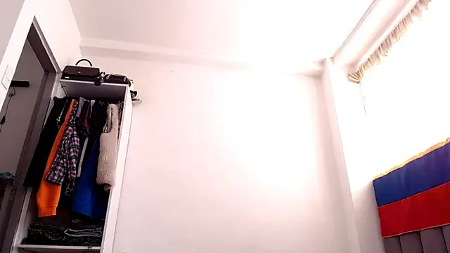 saara_johnson496 webcam