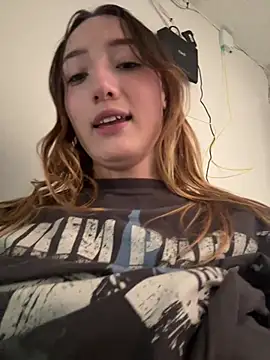 Valery_Salmons live cam on StripChat