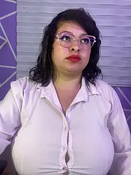 MiiaaJoness webcam