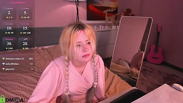kikipeach webcam
