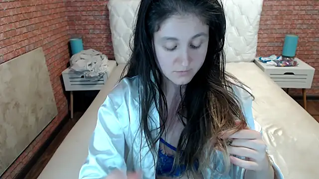 Holliy_Cooper webcam