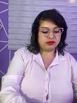 MiiaaJoness webcam