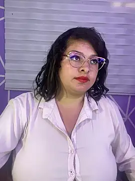 MiiaaJoness webcam