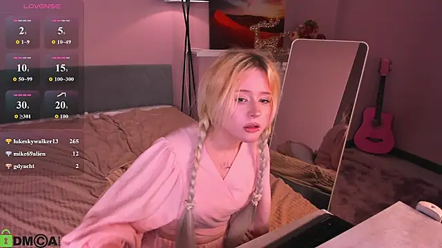 kikipeach webcam
