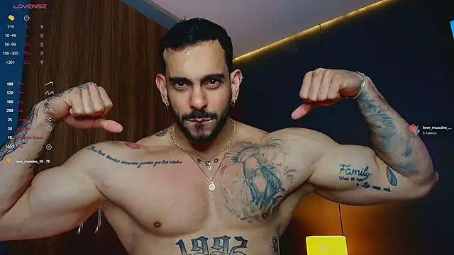 massimo_visconti live cam on StripChat