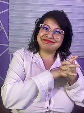 MiiaaJoness webcam