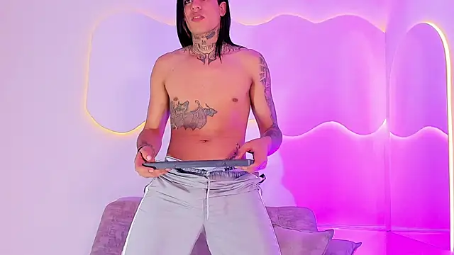 ArohomLester_ webcam