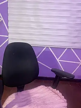 MiiaaJoness webcam