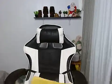 curlyasian_njxx webcam