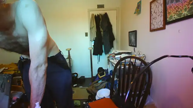 JohnnyMoves live cam on StripChat
