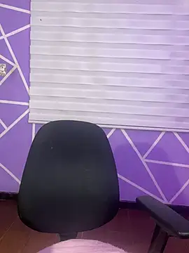 MiiaaJoness webcam