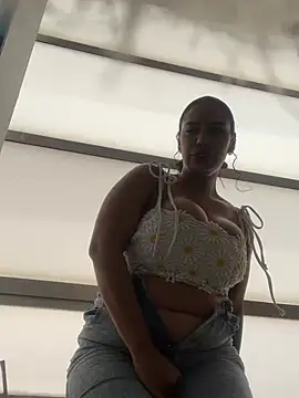 Sara-77 webcam