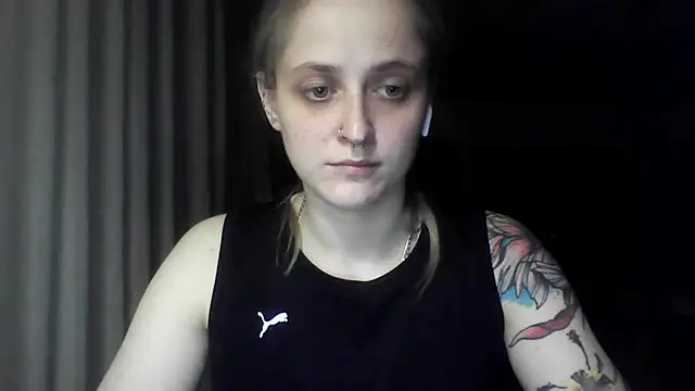LeaWetGirl webcam