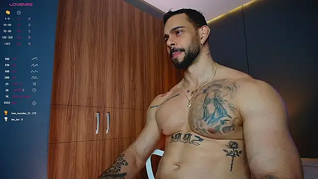 massimo_visconti live cam on StripChat