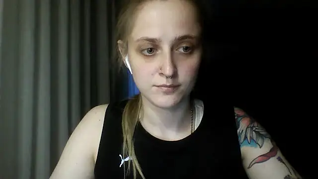 LeaWetGirl webcam