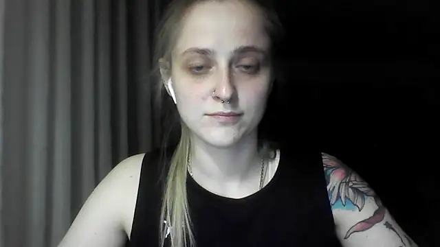 LeaWetGirl webcam