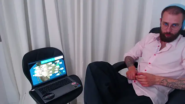 Chris_Dragon webcam
