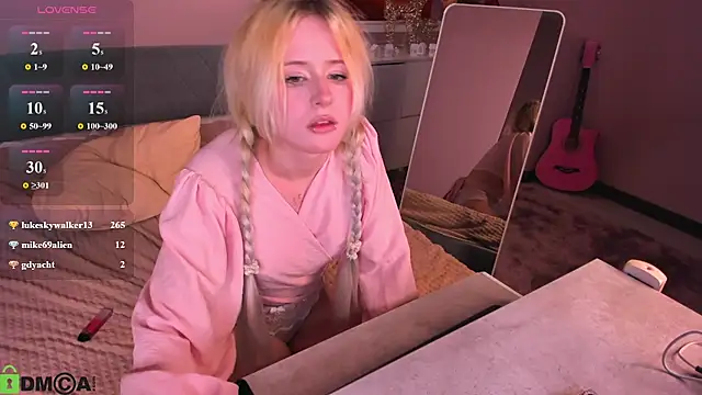 kikipeach webcam