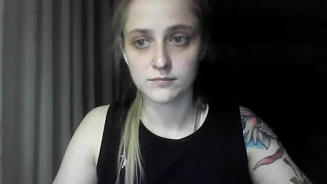 LeaWetGirl webcam