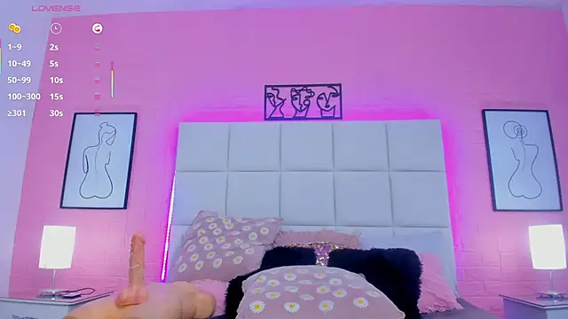 charlotte_kisss webcam