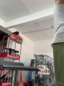 Paul22cm- live cam on StripChat