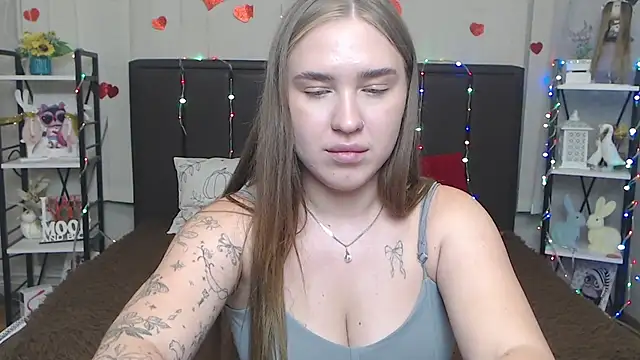 LauraHlot webcam