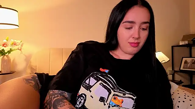 KimKhallifa webcam
