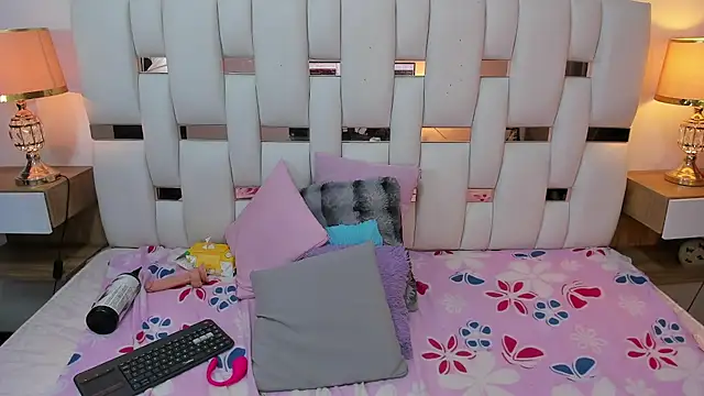 Nauthy_Nahomi webcam