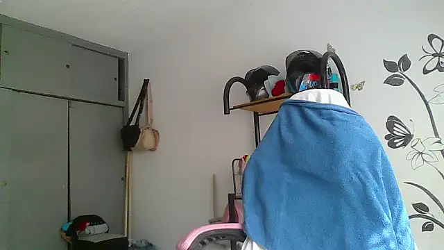 Charis_21 webcam