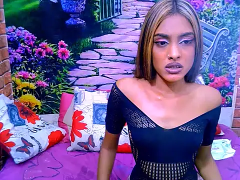 IndianPretty14u2Luv webcam