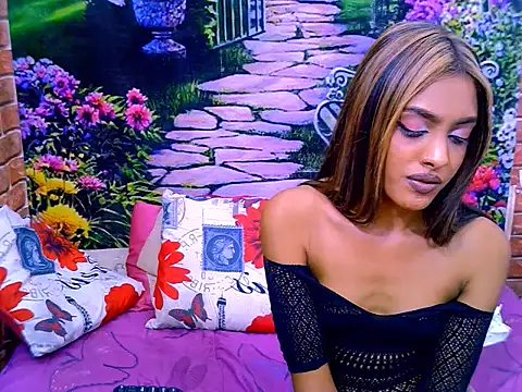 IndianPretty14u2Luv live cam on StripChat