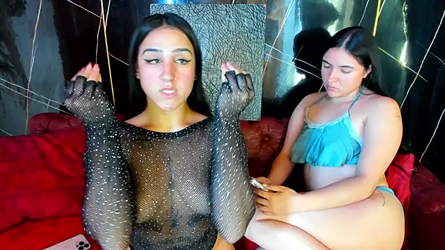 isa_and_natasha (G young) - scissor and kiss show