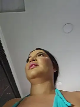 Pretty_Julieta webcam