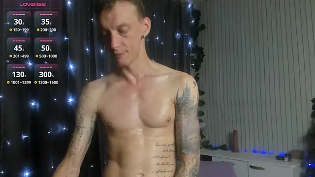 James2Inked live cam on StripChat