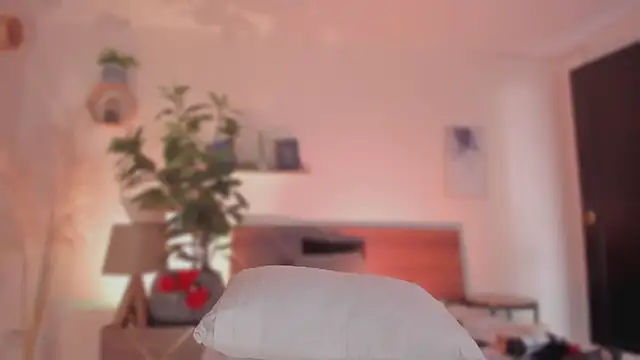 YariRose webcam
