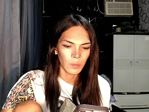 GORGEOUS_CARMEE webcam
