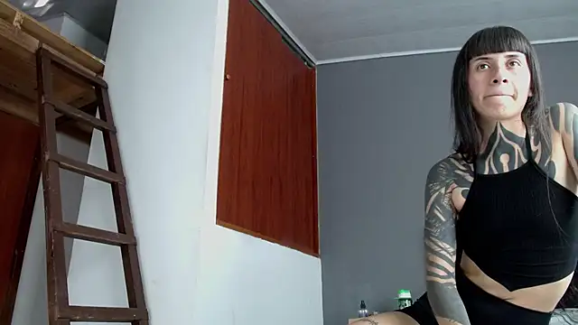 Emilia_1995 webcam