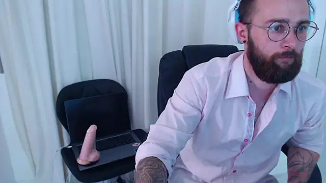 Chris_Dragon webcam