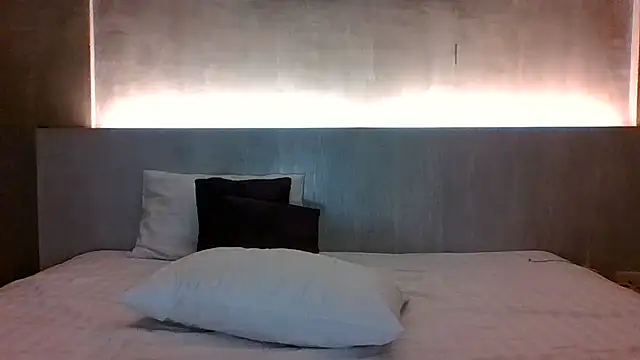 KynekoBtbf webcam