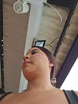 Pretty_Julieta webcam