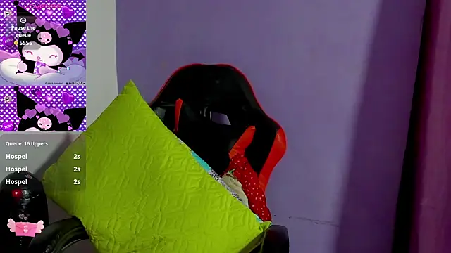 Cloeandtyfanny webcam