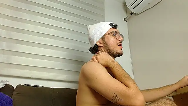 Zac_Golden webcam