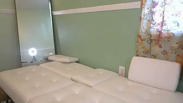 RosieCheeks_ webcam